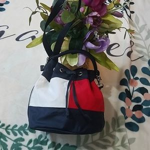 Tommy Hilfiger Small Bucket Bag
